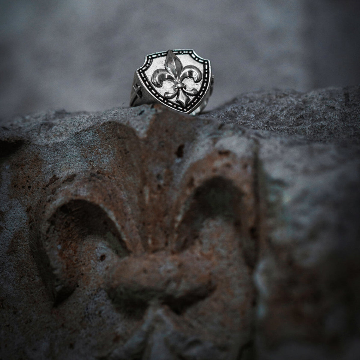 Chevalière Fleur de Lys "Regalia"
