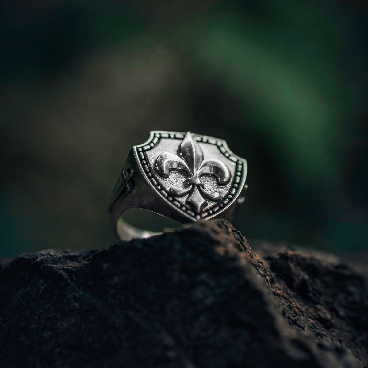 Chevalière Fleur de Lys "Regalia"
